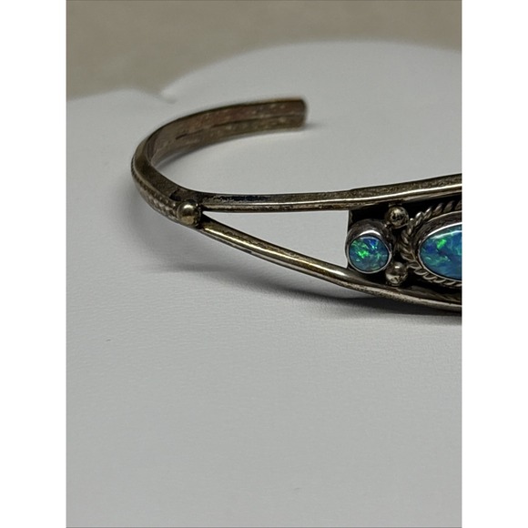 BENNIE BOWEKATY BRACELET STERLING SILVER WITH OPALS - Picture 3 of 16